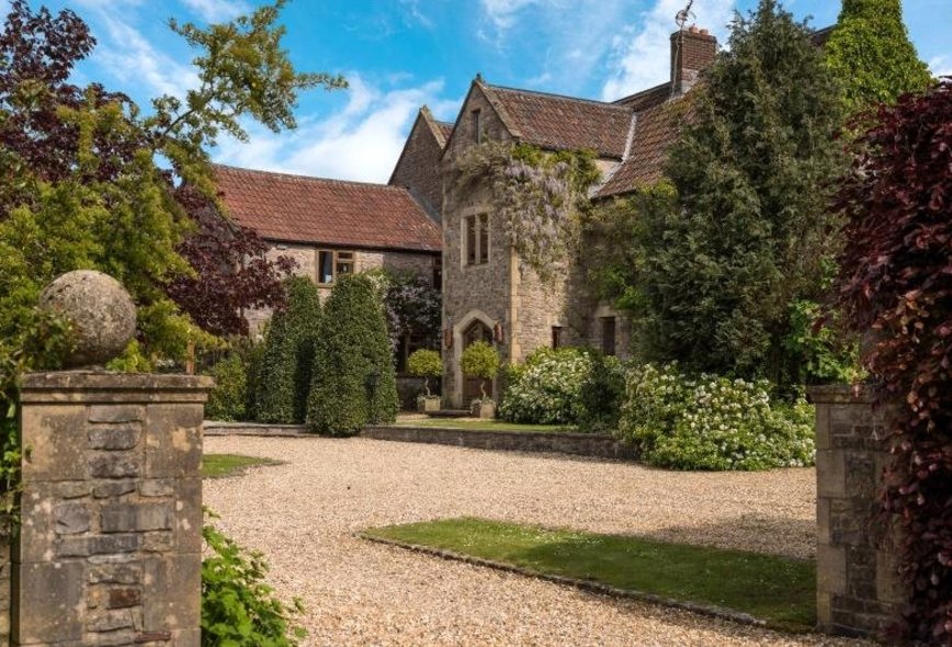 6 Bedroom Property For Sale in Ashwick, Oakhill, Somerset, BA3 Crisp