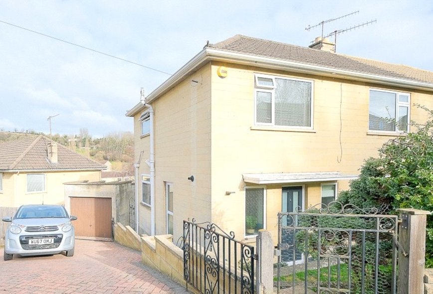 3 Bedroom Property For Sale in Bay Tree Road, Bath, BA1 Crisp Cowley