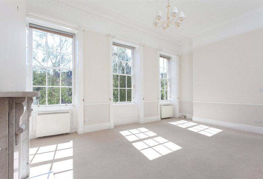 2 Bedroom Property For Sale in Connaught Mansions, Great Pulteney Street, Bath, BA2 Crisp