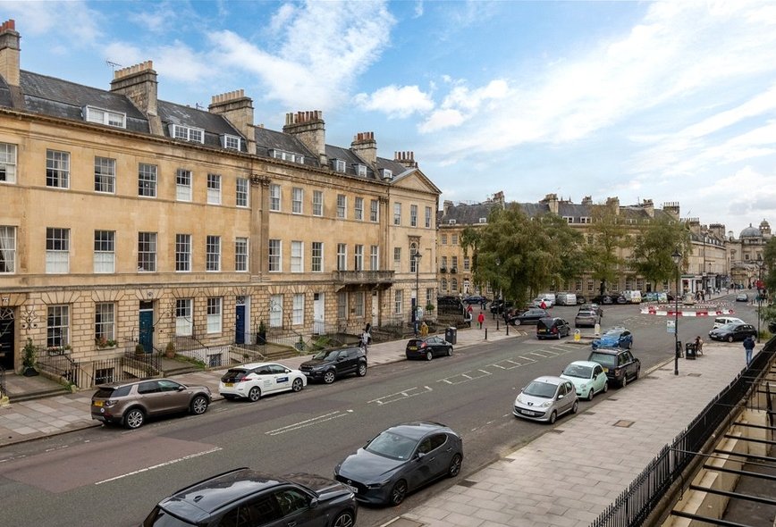 3 Bedroom Property For Sale in Connaught Mansions, Great Pulteney Street, Bath, BA2 Crisp