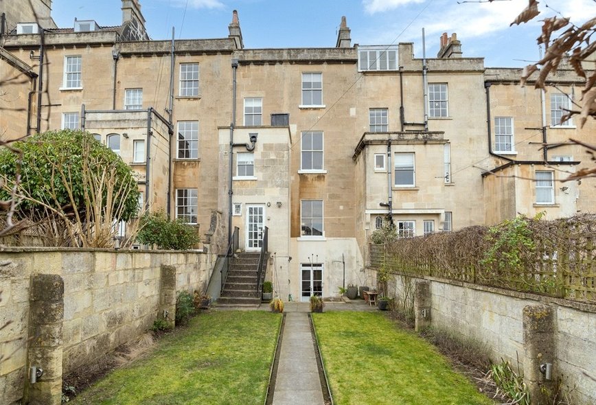 4 Bedroom Property For Sale in Dunsford Place, Bathwick Hill, Bath, BA2