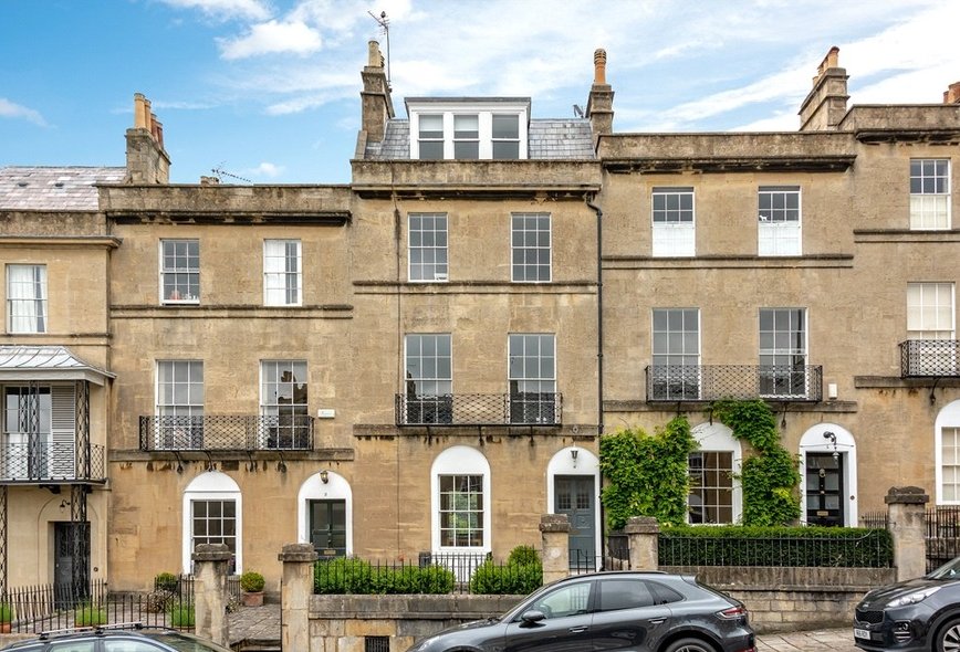 4 Bedroom Property For Sale in Dunsford Place, Bathwick Hill, Bath, BA2