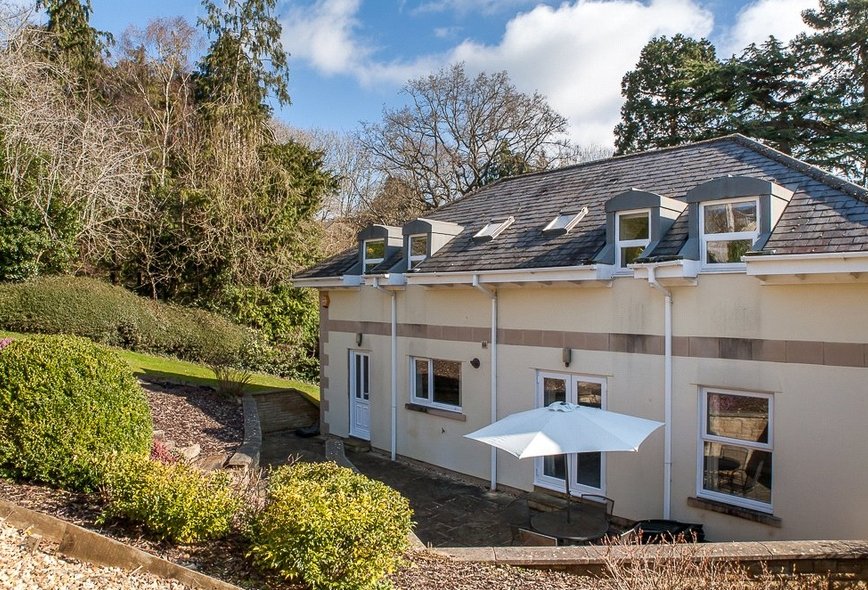 5 Bedroom Property For Sale in Gainsborough Gardens, Weston, Bath, BA1