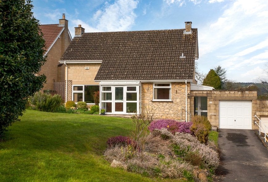 3 Bedroom Property For Sale in Hantone Hill, Bathampton, Bath, BA2