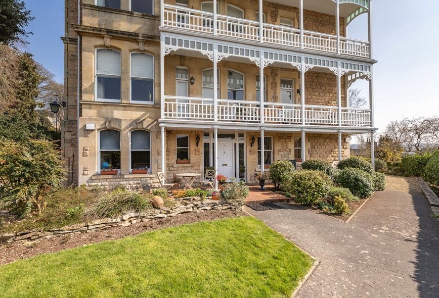 3 Bedroom Property For Sale in Haygarth Court, Lansdown Grove, Lansdown