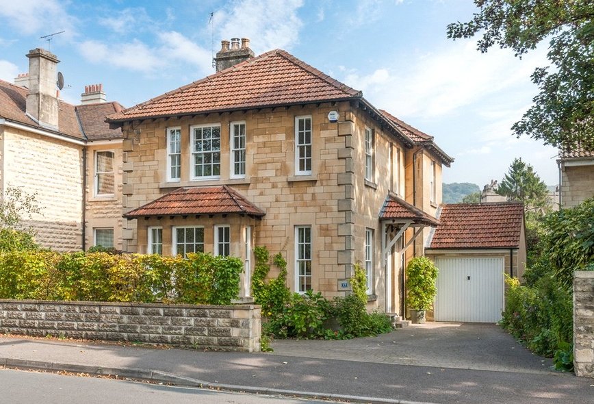 4 Bedroom Property For Sale in Henrietta Road, Bath, BA2 Crisp Cowley