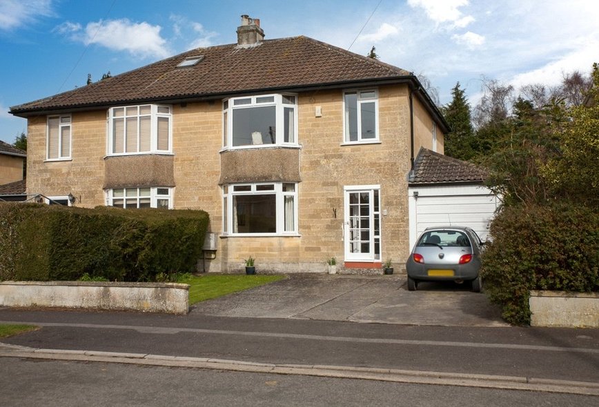 3 Bedroom Property For Sale in Brow, Combe Down, Bath, BA2