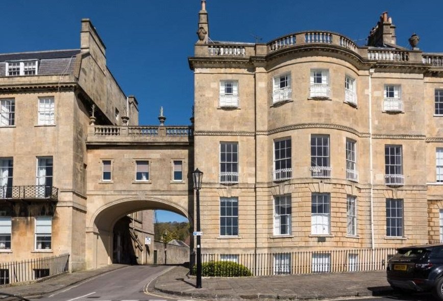 2 Bedroom Property For Sale in Lansdown Crescent, Bath, BA1 Crisp