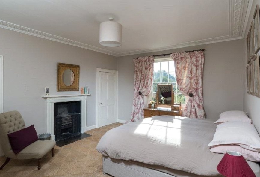 5 Bedroom Property For Sale in Macaulay Buildings, Bath, BA2