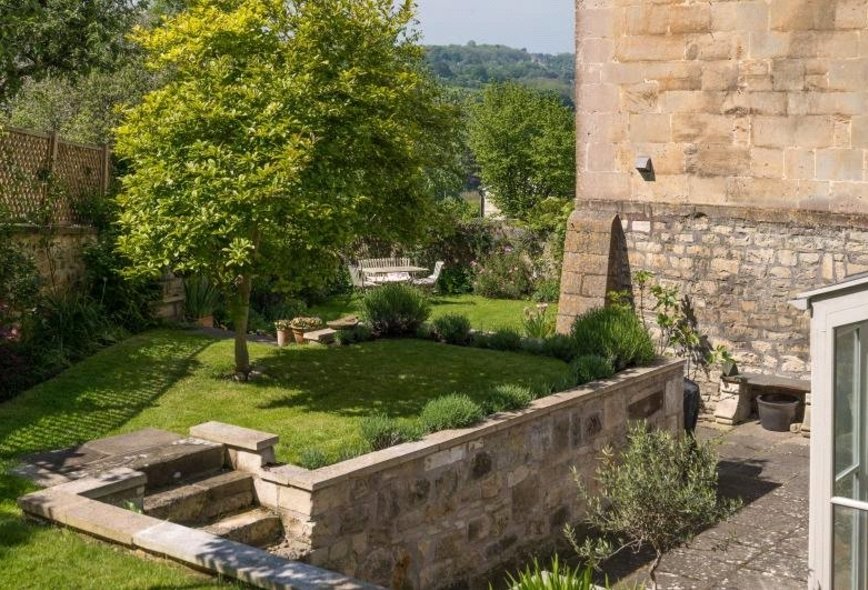 5 Bedroom Property For Sale in Macaulay Buildings, Bath, BA2