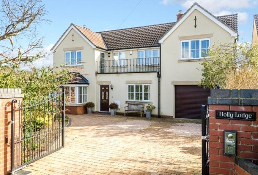 4 Bedroom Property For Sale in Hill, Wick, Bristol, BS30
