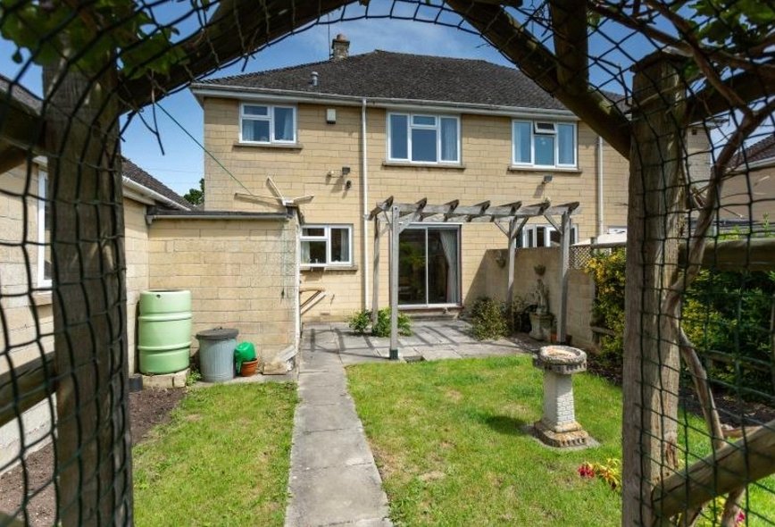 3 Bedroom Property For Sale in Partis Way, Weston, Bath, BA1 Crisp