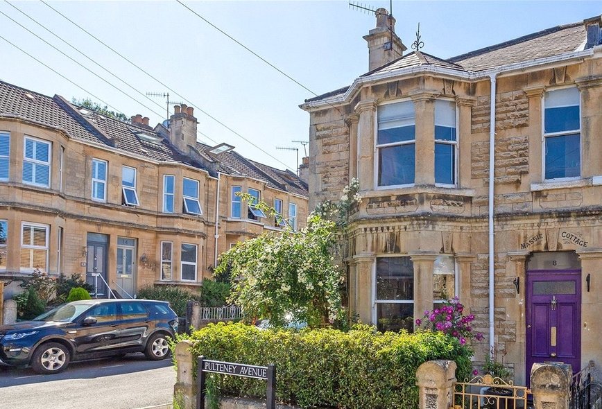 3 Bedroom Property For Sale in Pulteney Avenue, Bath, BA2