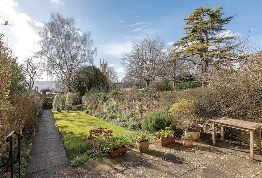 4 Bedroom Property For Sale in Richmond Hill, Lansdown, Bath, BA1 Crisp Cowley Estate Agents