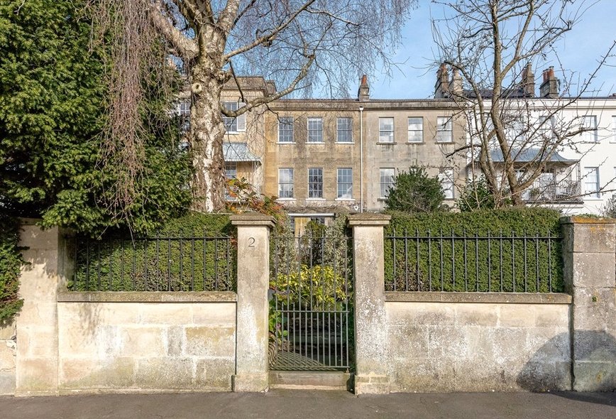 4 Bedroom Property For Sale in Richmond Hill, Lansdown, Bath, BA1 Crisp Cowley Estate Agents