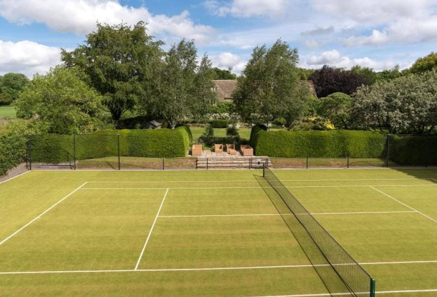 6 Bedroom Property For Sale in The Ridge, Neston, Corsham, Wiltshire