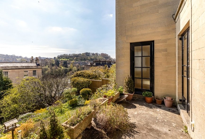 2 Bedroom Property For Sale in Hill, Bath, BA2 Crisp Cowley