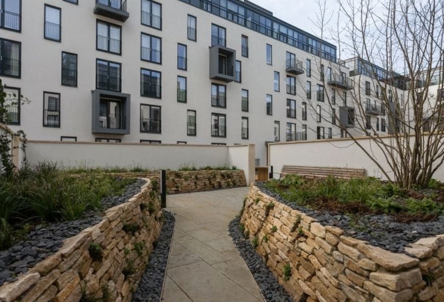 2 Bedroom Property To Rent in Leopold House, Bath Riverside Crisp