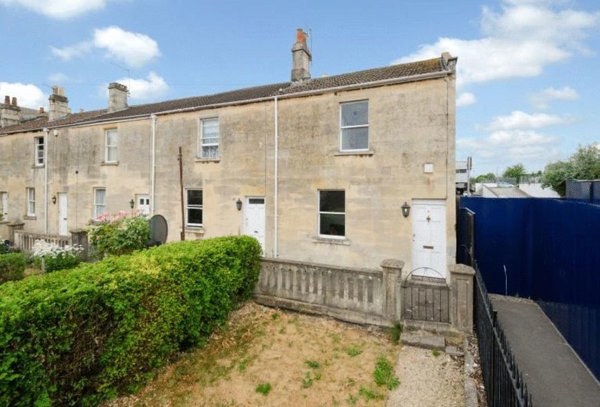 3 Bedroom Property To Rent in Lower Bristol Road, Bath Crisp Cowley Estate Agents