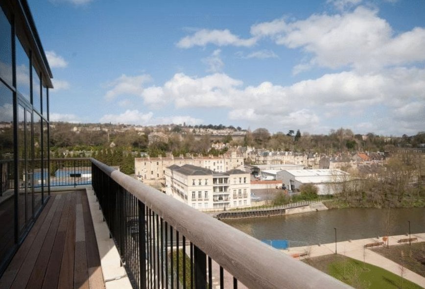 2 Bedroom Property For Sale in Palladian, Bath Riverside Crisp Cowley