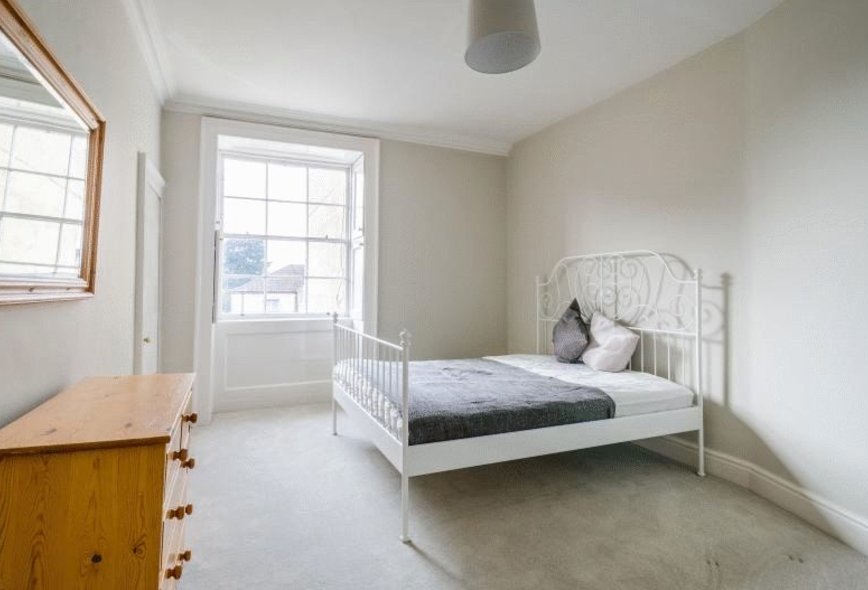 2 Bedroom Property To Rent in Russell Street, Bath Crisp Cowley