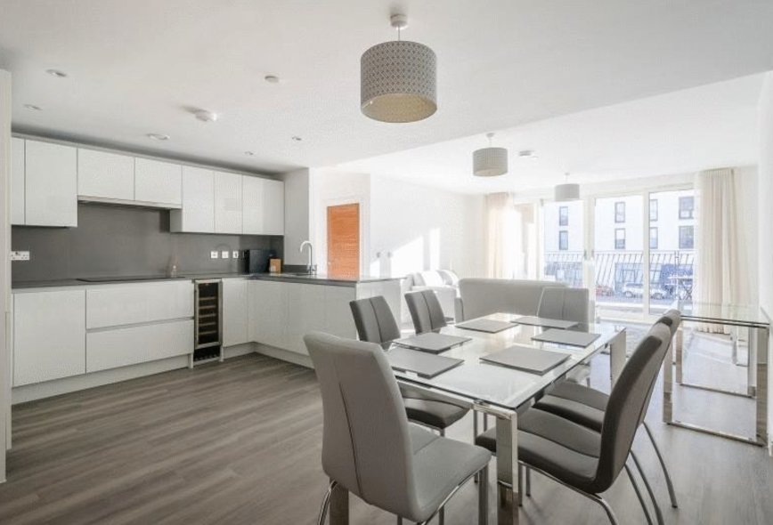 Property To Rent in Sovereign Point, Bath Crisp Cowley Estate Agents