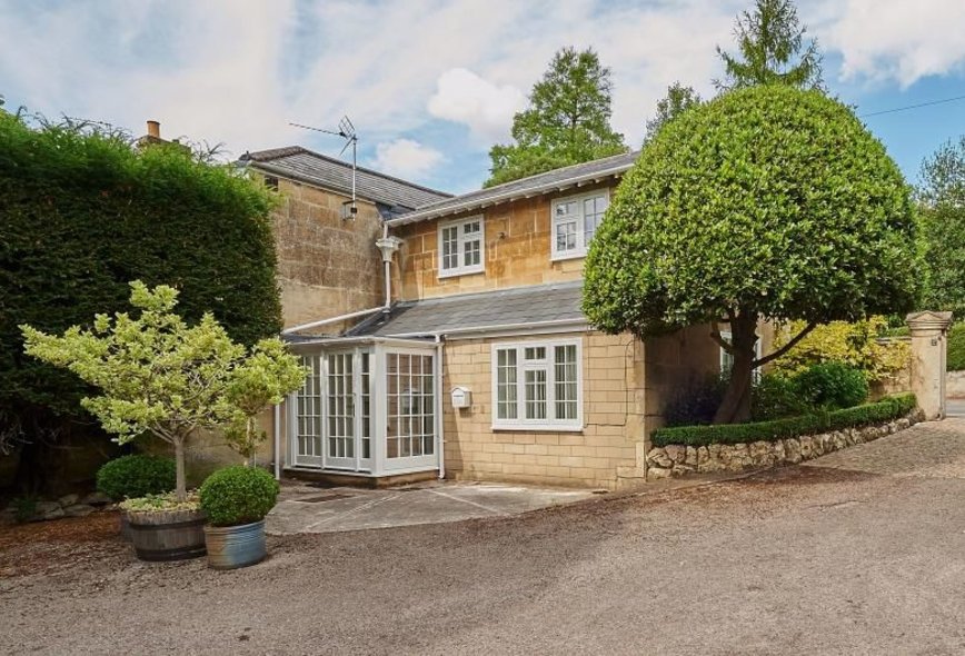 2 Bedroom Property To Rent in Weston Road, Bath Crisp Cowley Estate